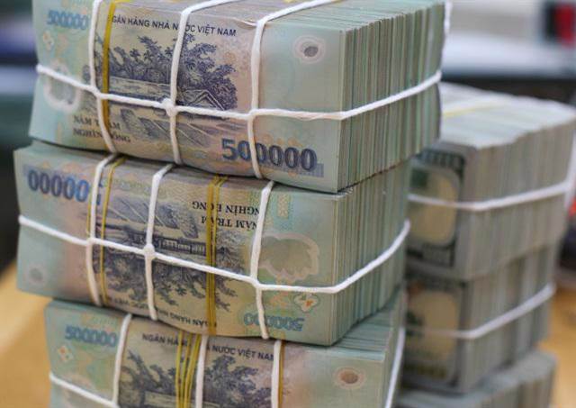 Lãi suất ngân hàng ngày 15/6: Bốn ngân hàng vượt mốc 7,4%
