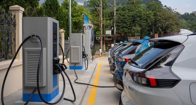 Hà Nội thành lập Tổ công tác liên ngành triển khai hạ tầng trạm sạc xe điện